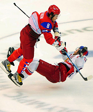 Check on Czech - Alexander Ovechkin flattens Jaromir Jagr | HockeyGods