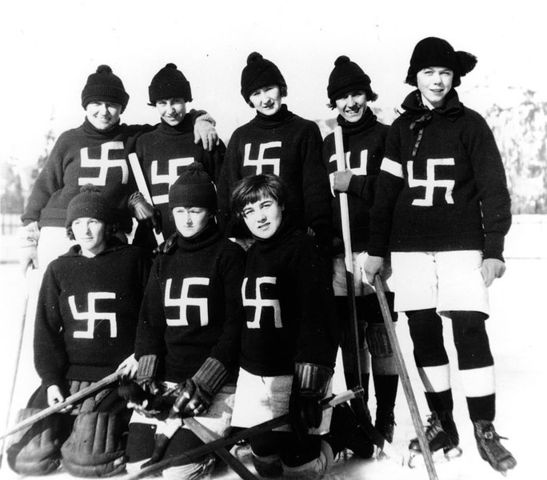 Fernie Swastikas - Womens Ice Hockey Team - 1922