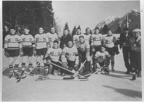 Great Britain Ice Hockey Team - Winter Olympic Champions 1936