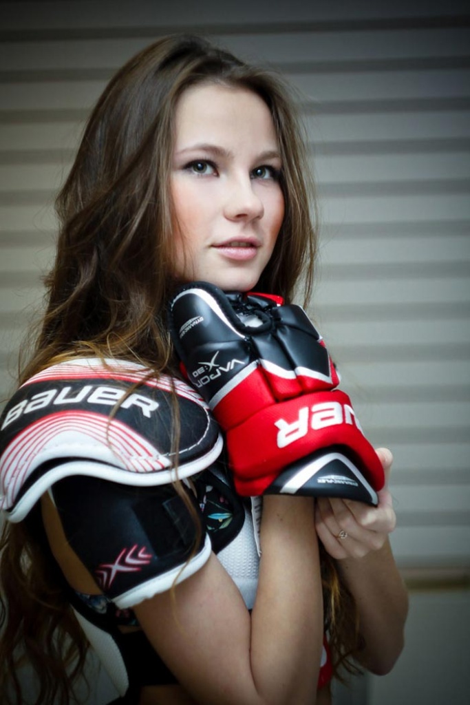 Hockey Goddess Try's On Some New Gear | HockeyGods