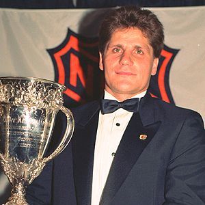 Sergei Makarov and the Calder Memorial Trophy - 1990