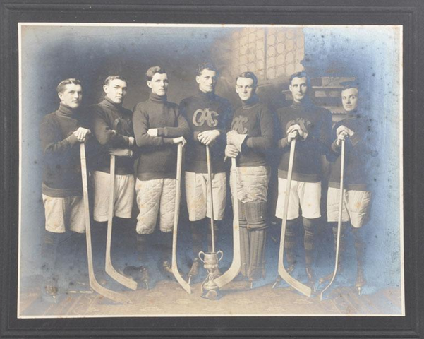 Ontario Agricutural College Ice Hockey Team - 1911