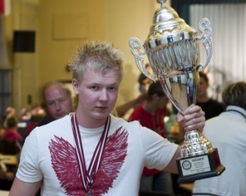 Roni Nuttunen Wins World Table Hockey Tour 2007-08