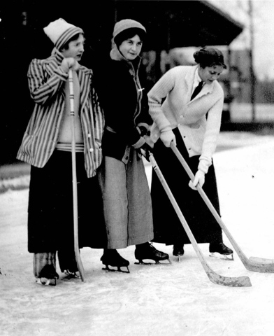Women's Ice Hockey Fashions - 1910