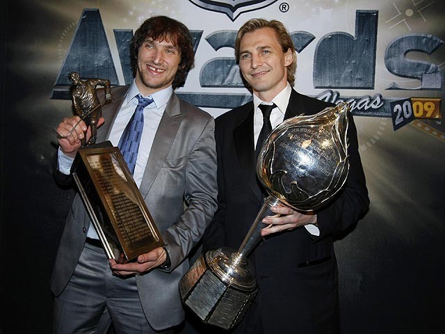 Ovechkin & Fedorov - 2009 NHL Awards - Holding Trophy's