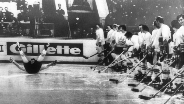 Phil Esposito Falls on His Back at Introduction - Summit Series