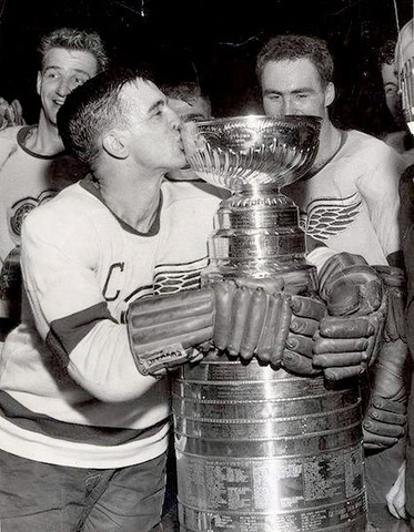 Ted Lindsay Kisses The Stanley Cup - 1955