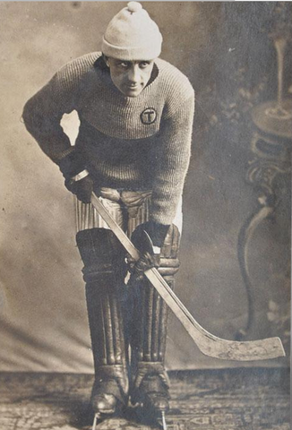 Chuck Tyner - Goalie - Toronto Professional Hockey Club - 1908