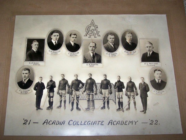 Acadia Collegiate Academy - Ice Hockey Team - 1921 / 22