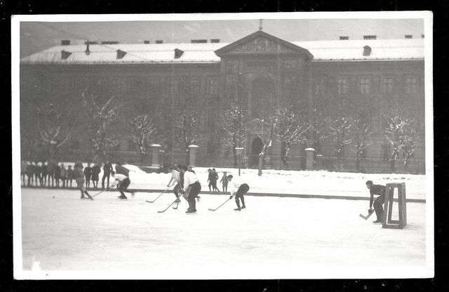 Antique Ice Hockey - Outdoor Game - Innsbruck - Austria - 1930s